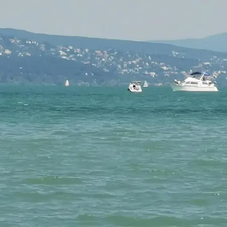 Cirkalo Vizparti Lakas * Siófok