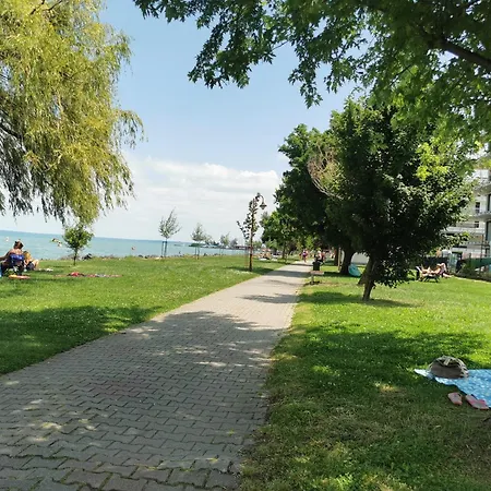 Cirkalo Vizparti Lakas * Siófok